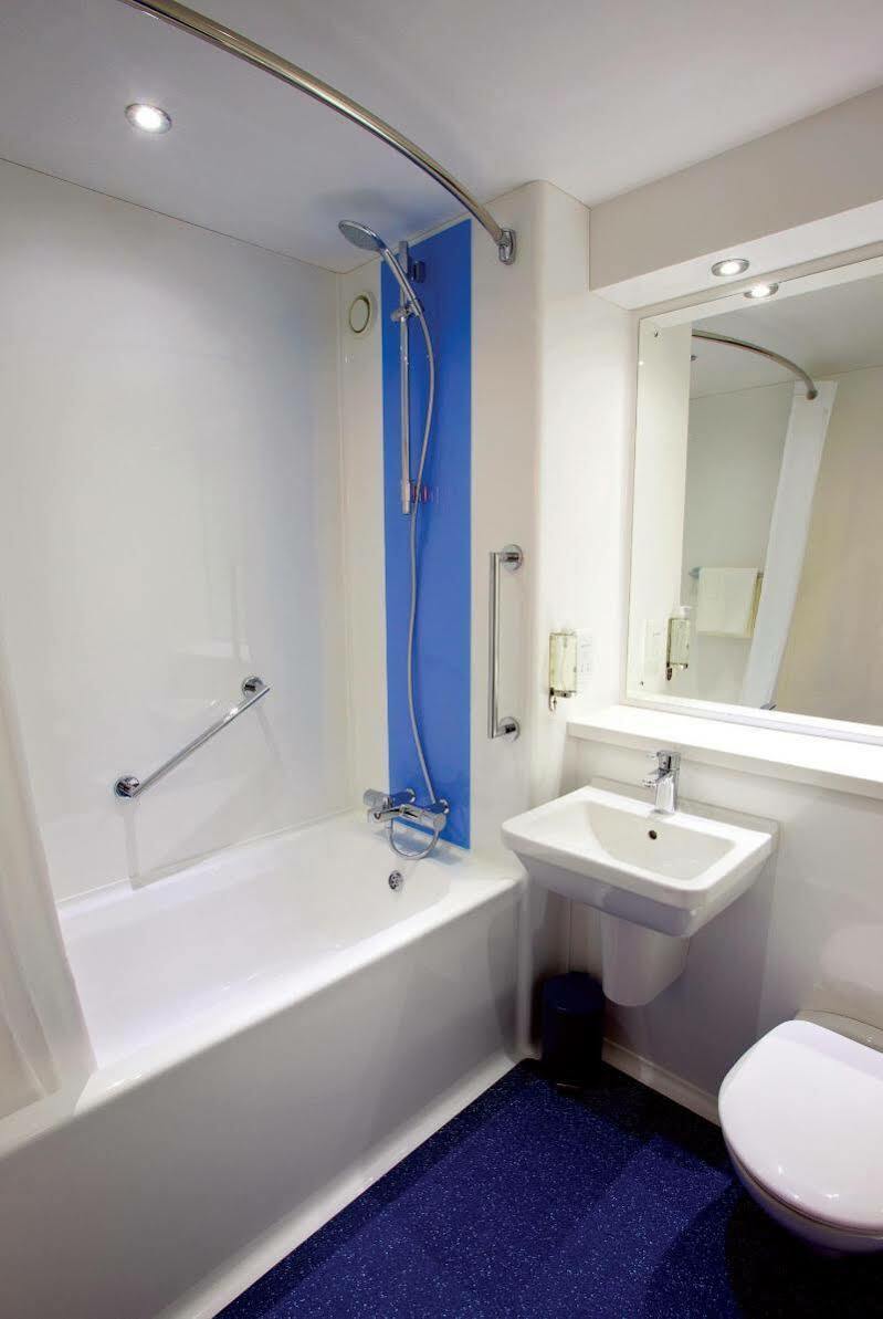 Travelodge Liverpool Stonedale Park Eksteriør billede